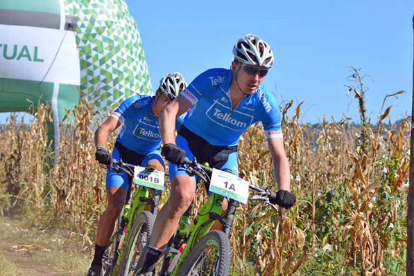 Team Telkom’s Johann Rabie, front, and HB Kruger enter the finishing straight to win the fourth stage of the 2016 Old Mutual joBerg2c between Sterkfontein Dam and Winterton. Photo supplied.