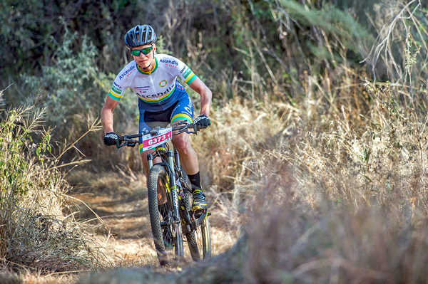 Reigning women’s champion Robyn De Groot has set her sights on a problem free day on the bike and hopefully a second victory at the FNB Magalies Monster MTB Classic that will take place at the ATKV in Buffelspoort this coming Saturday, 21 May 2016.  Seen here:  De Groot in action at the 2015 FNB Magalies Monster MTB Classic.   Photo: Tobias Ginsberg