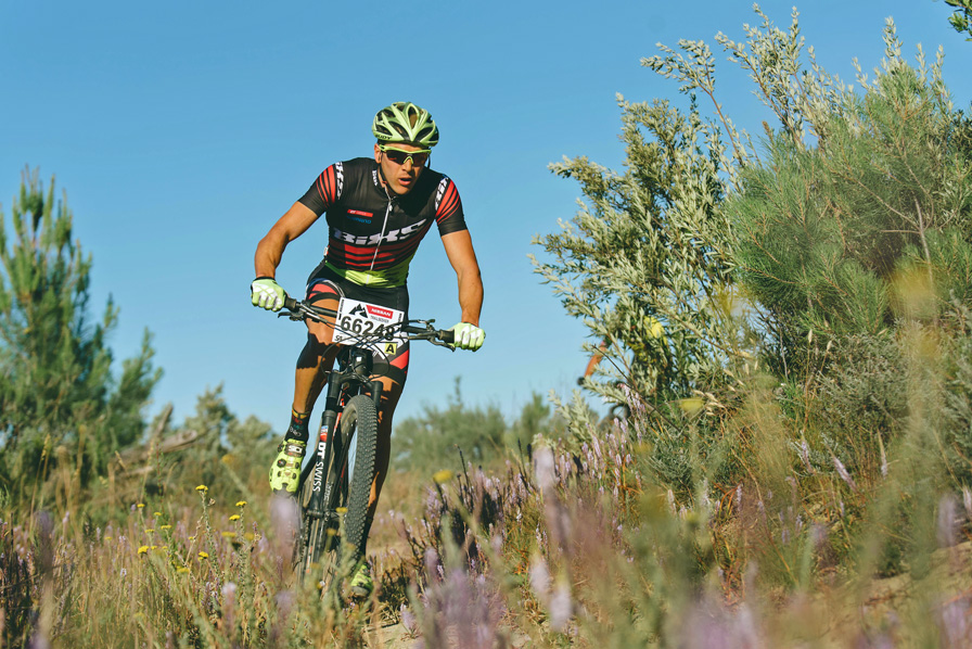Swiss Konny Looser (BIXS) navigates the numerous Wellington singletrack. Photo: Hayden Brown/www.zcmc.co.za