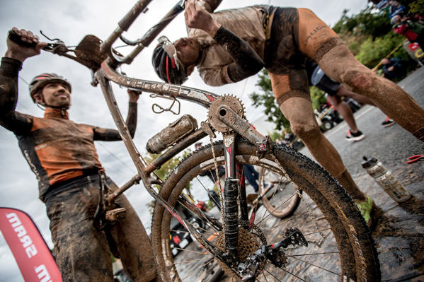 Markus Kauffman and Jochen Kaess suffer from severe mechanical issues  during stage 2 of the 2014 Absa Cape Epic Mountain Bike stage race from Arabella Wines in Robertson, South Africa on the 25 March 2014 Photo by Karin Schermbrucker/Cape Epic/SPORTZPICS